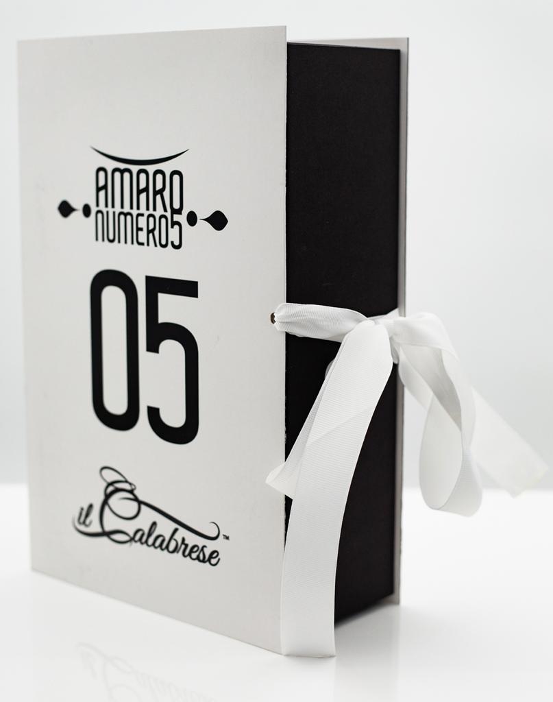 Astuccio Libro "White" Amaro Numero 5